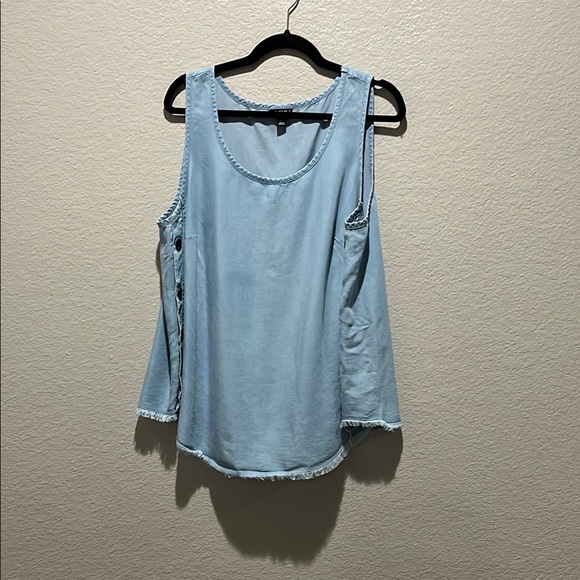 A.N.A. New Approach Light Denim Women's Tank Style Top w/ Buttons on Side Sz 0X - Picture 1 of 9